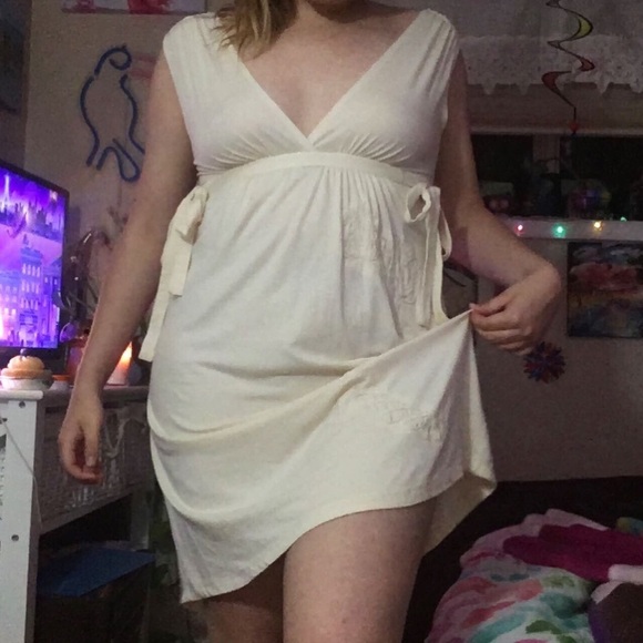 VINTAGE BILLABONG GODDESS DRESS CREAM V-NECK RIBBONS COQUETTE BOWS - Picture 2 of 4